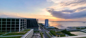 Luxury Seaside Sunset view at the Shore Mall of Asia
